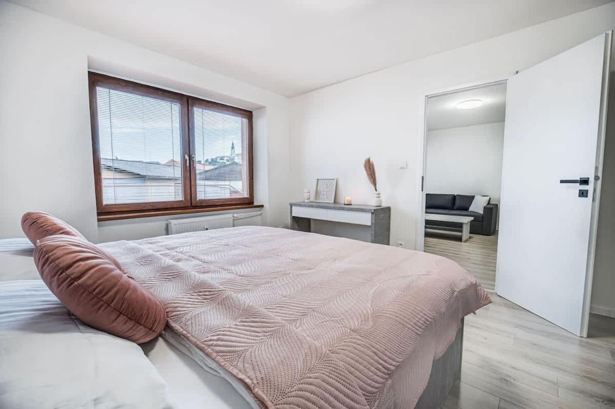 Nitra Castle Suite - Modern Elegance & Serenity Exterior foto